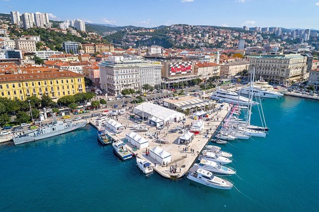 1_800px-Rijeka_Riva_promenade_aerial-640x426.jpg?profile=RESIZE_710x