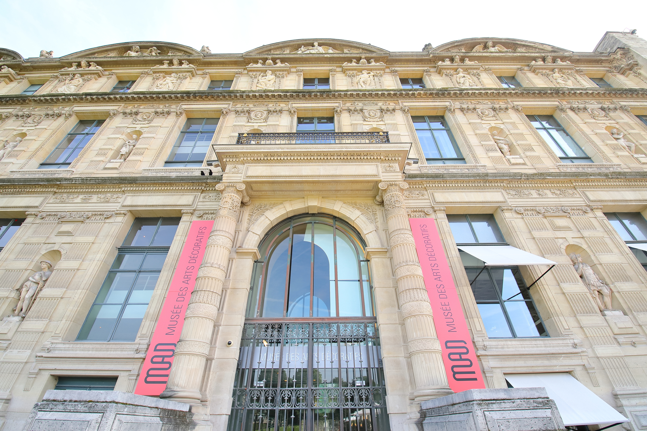 Paris-museo-de-Arte-Decorativo-Francia-fachada-moda