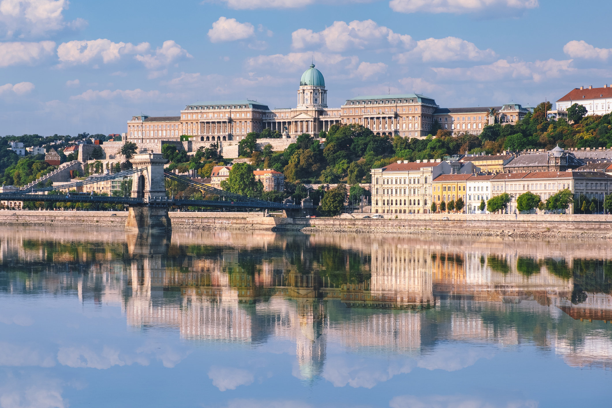 Budapest-Hungria-Danubio-vistas-Varkerulet-castillo-de-Buda
