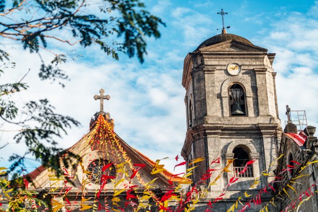 Iglesia de San Agustín, una de las principales atracciones en el distrito de Intramuros de Manila, Filipinas.