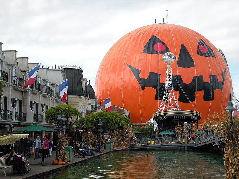 Harald Hoyer Wikimedia Commons Halloween at Europa-Park in Germany