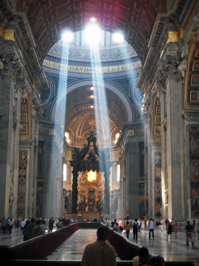 Crepescular_rays_in_saint_peters_basilica