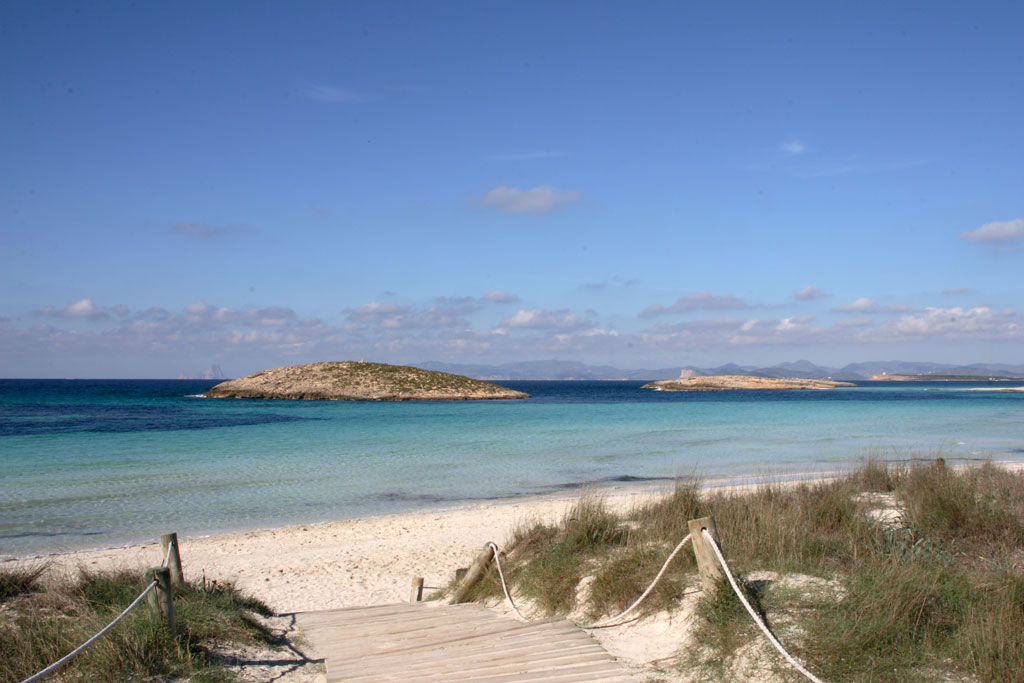 L2F-May-15-pic-Spain-Balearic-Islands-Formentera-Illetes-beach-Ferran-Nogu%C3%A9s-Flickr-Wikipedia.jpg?profile=RESIZE_1200x