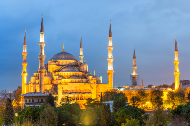 Turkey Istanbul Blue Mosque pisaphotography shutterstock_245240029