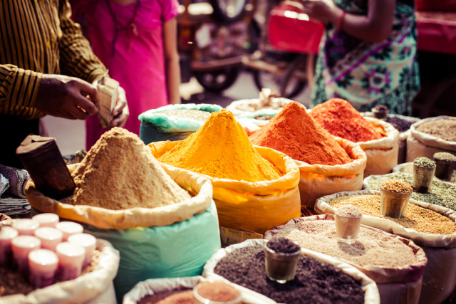 cooking schools classes Morocco souk spices Curioso shutterstock_160208501