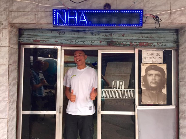 Brazil Rio de Janeiro favelas Rocinha Wilfredo barber shop