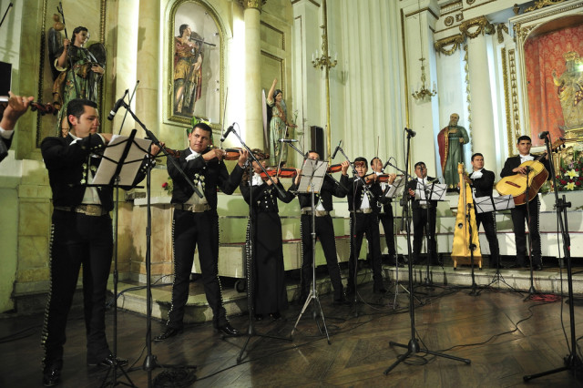 L2F Mar 16 pic Mexico Guadalajara mariachi cathedral T photography shutterstock_291166154