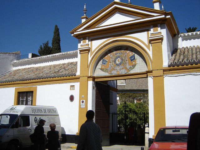 L2F Mar 16 pic Spain Andalusia Seville Palacio de las Dueñas entrance Lobillo Wikipedia