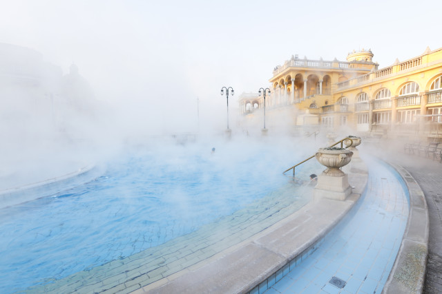 Hungary Budapest thermal baths Gellert Hotel momente shutterstock_367920347