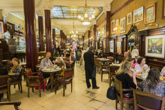 Argentina Buenos Aires Gran Cafe Tortoni Sergio Schnitzler shutterstock_213222187