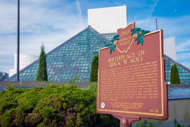 USA Ohio Cleveland Rock and Roll Hall of Fame Allen.G shutterstock_281750147