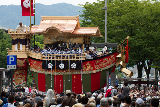 japan-kyoto-gion-matsuri-festival-kqlsm-shutterstock_206820544