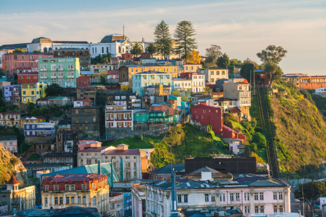 l2f-oct-16-pic-chile-valparaiso-hill-shutterstock_429063166-640x427