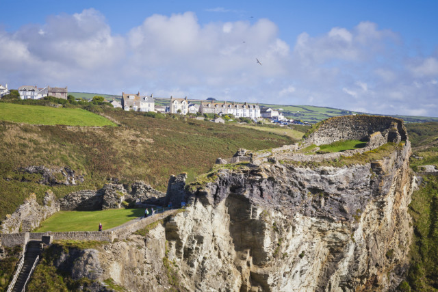 l2f-oct-16-pic-uk-england-cornwall-tintagel-jamie-farrant-shutterstock_482923444