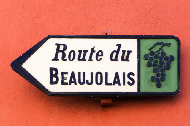 l2f-pic-france-beaujolais-route-sign-ricochet64-shutterstock_333429299