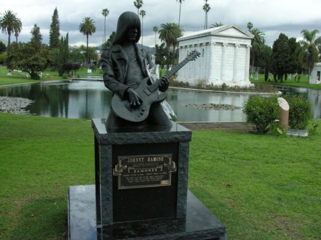 Jack Lemmon grave in  Famous tombstones, Famous graves, Jack lemmon