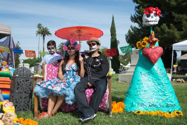 l2f-dec-16-pic-usa-los-angeles-hollywood-forever-cemetery-day-of-the-dead-betto-rodrigues-shutterstock_331761803