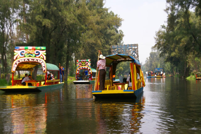 L2F Feb 17 pic Valentine Mexico Xochimilco shutterstock_27836392