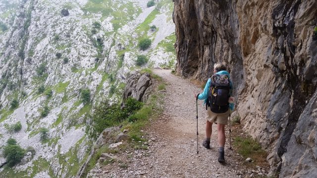 L2F Jan 20 pic Spain Cares Route hiker on trail from behind