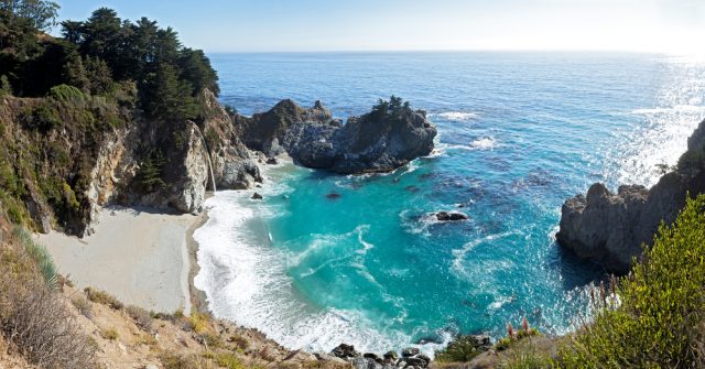 Cataratas McWay California Big Sur Estados Unidos Anton Foltin Shutterstock