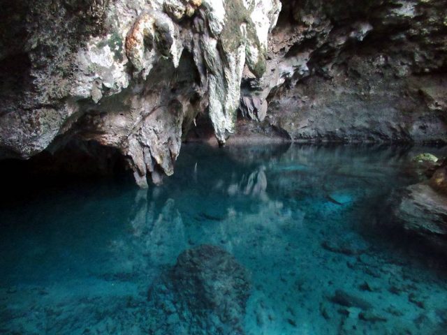 Cueva-Tres-Ojos-Santo-Domingo-Republica-Dominicana-David-Stanley-Flickr