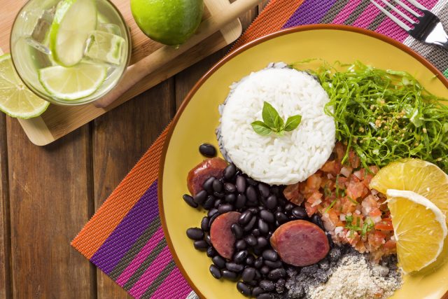 Feijoada Brasil Gastronomia diogoppr Shutterstock