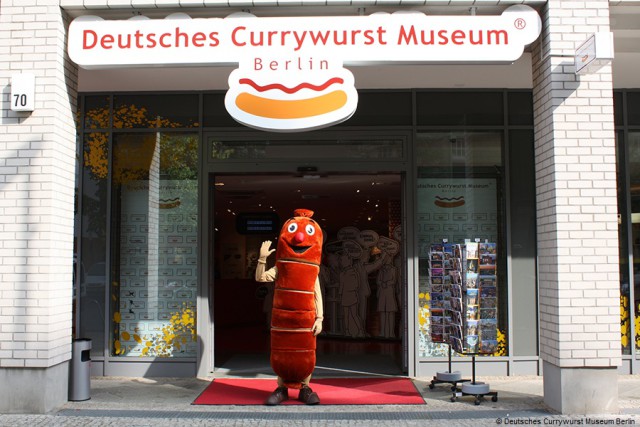 Museo_Currywurst_Salchicha_Berlin_Alemania_Mascota_Entrada