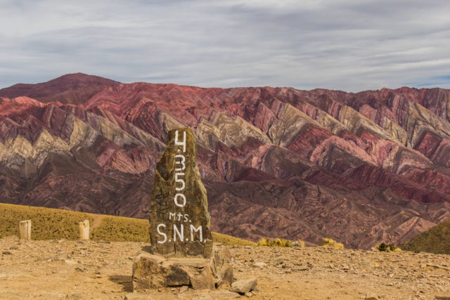 Serrania-Hornocal-Argentina-NOA-Jujuy-danilovieira1-Shutterstock